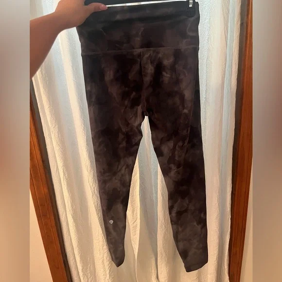 LuLulemon Tye Dye Leggings - Picture 2 of 2
